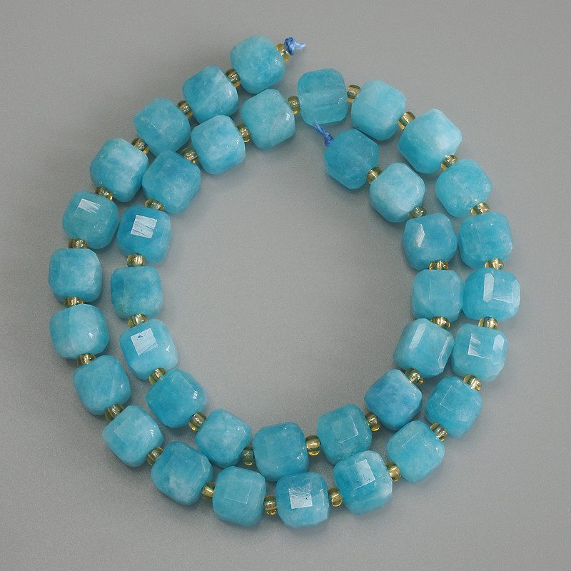 Aquamarine Beads Faceted Cube, 8x8mm +/- diameter, with 3mm+ seed beads, thread length 37cm +/-