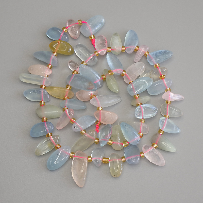 Morganite Beads Glassy Teardrop Butterfly 14-17×6-8mm+- Beads 3mm+- onThread, length 41cm+