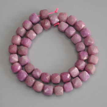 Phosphosiderite Beads Faceted Cube on Thread, diameter 9x9 mm±, length 37 cm±