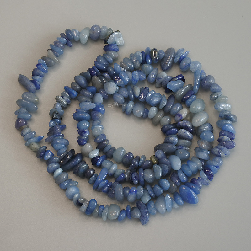 Blue aventurine beads, chip style, diameter 5-8x3-5mm, length 80cm on beading wire