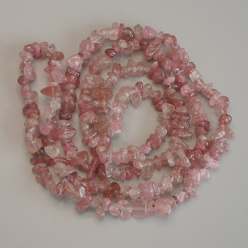 Strawberry Quartz Beads chip, diameter 6-10×4mm+-, length 80cm+- on a thread