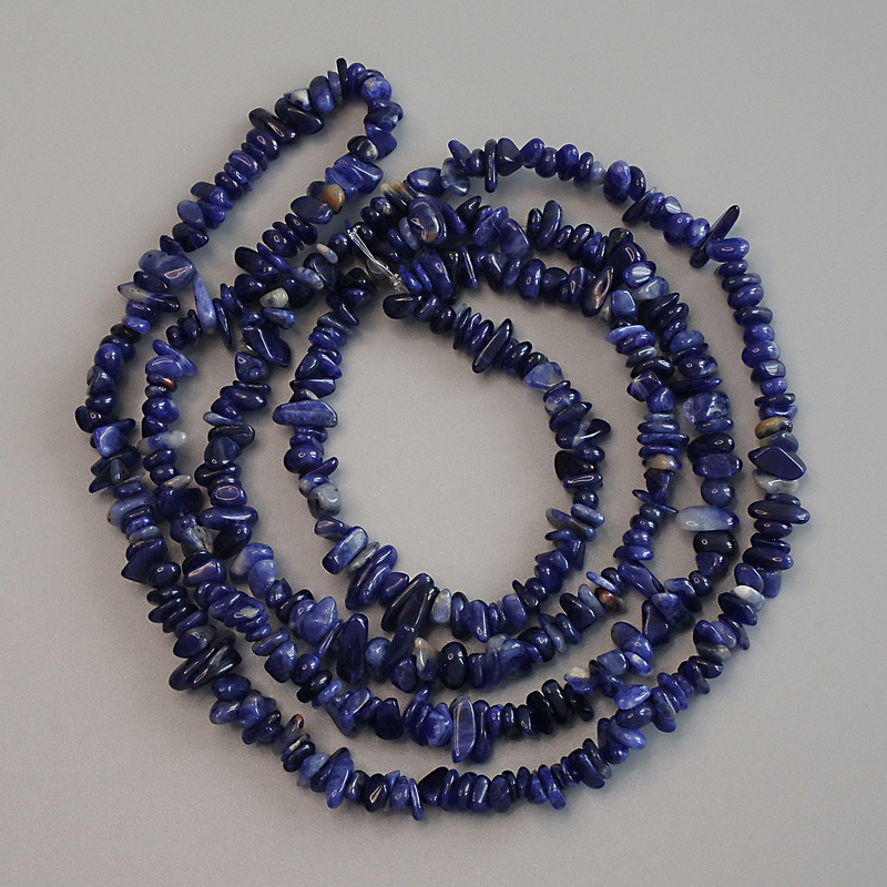 Sodalite Beads Chip, diameter 4-8×3mm+-, length 80cm+- on thread
