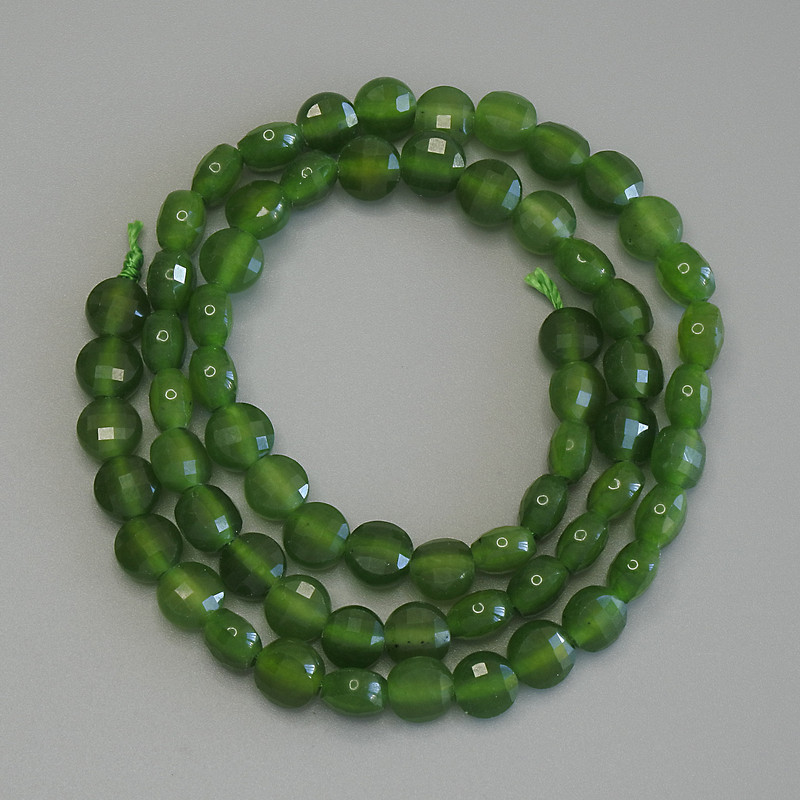 Chrysoprase Beads, faceted coin shape, 6 mm diameter, 39 cm length on thread