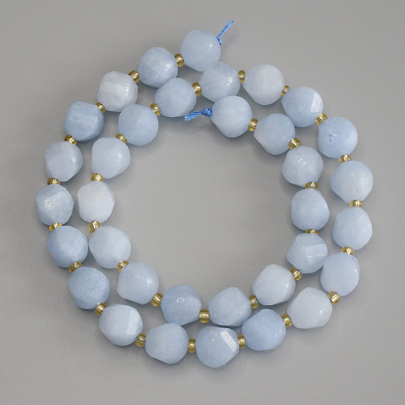 Aquamarine Beads, Faceted Diamond Shape, 10x8.5 mm, 5 mm+-, on Thread, 39 cm+- length