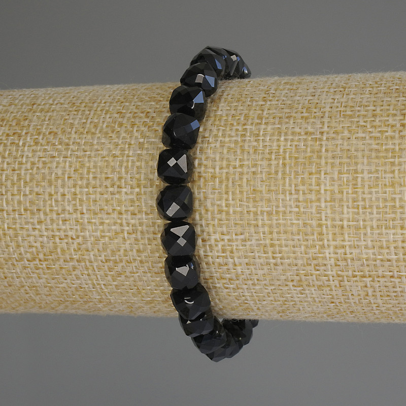 Bracelet Turmaline, faceted cube, diameter 7x7 mm, length 18 cm (stretch)