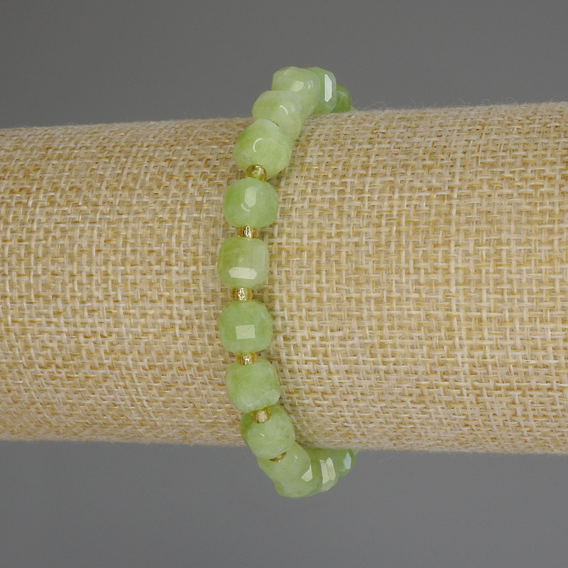 Chrysoprase (Green Jade) Beaded Cube-cut Bracelet, 7x7 mm cubes ±, 3 mm seed beads ±, Length 18 cm (stretch)