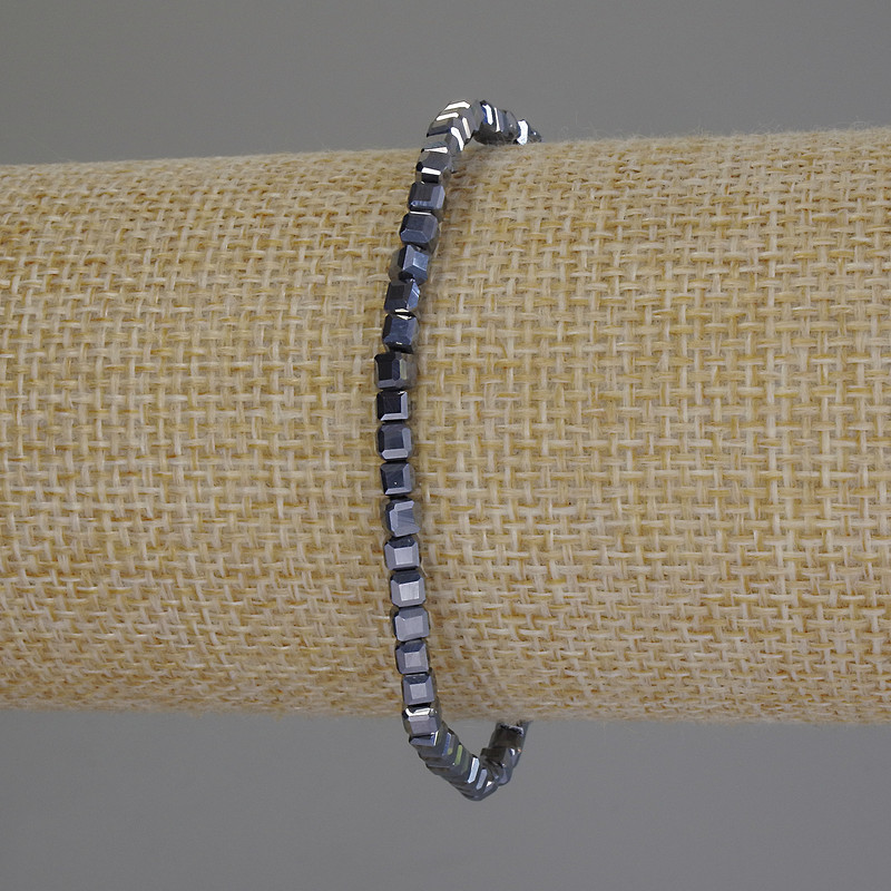 Terahertz Bracelet Beveled Cube, 3x3 mm diameter +-, length 18 cm +-, stretch