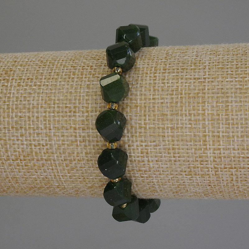 Chrysoprase Beaded Diamond-Shaped Bracelet, 10x8mm Diamond-cut Stones, 3mm Beads+-, 18cm (stretch)