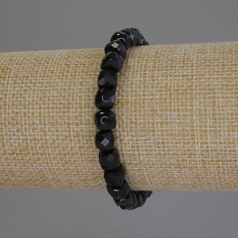 Bracelet black tourmaline faceted cube, diameter 6.5mm ±, length 18cm ±, stretch