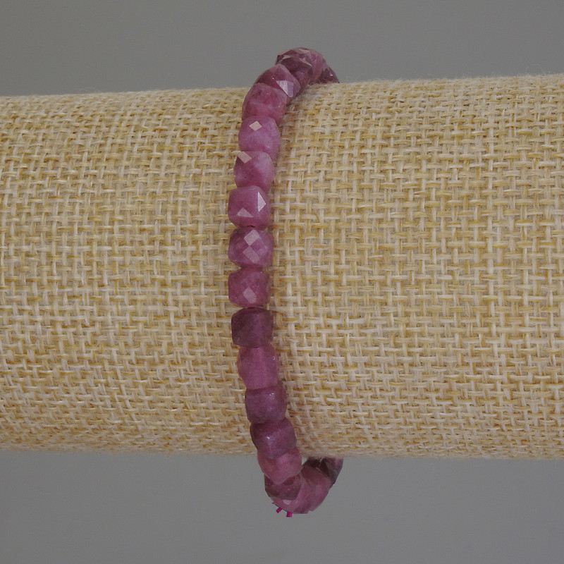 Bracelet Faceted Tourmaline Cube, 5mm diameter ±, length 18cm (stretch)