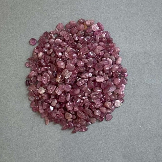 Natural Turmaline Chip Without Hole 3-7×3-5mm+- (per 100g+-)