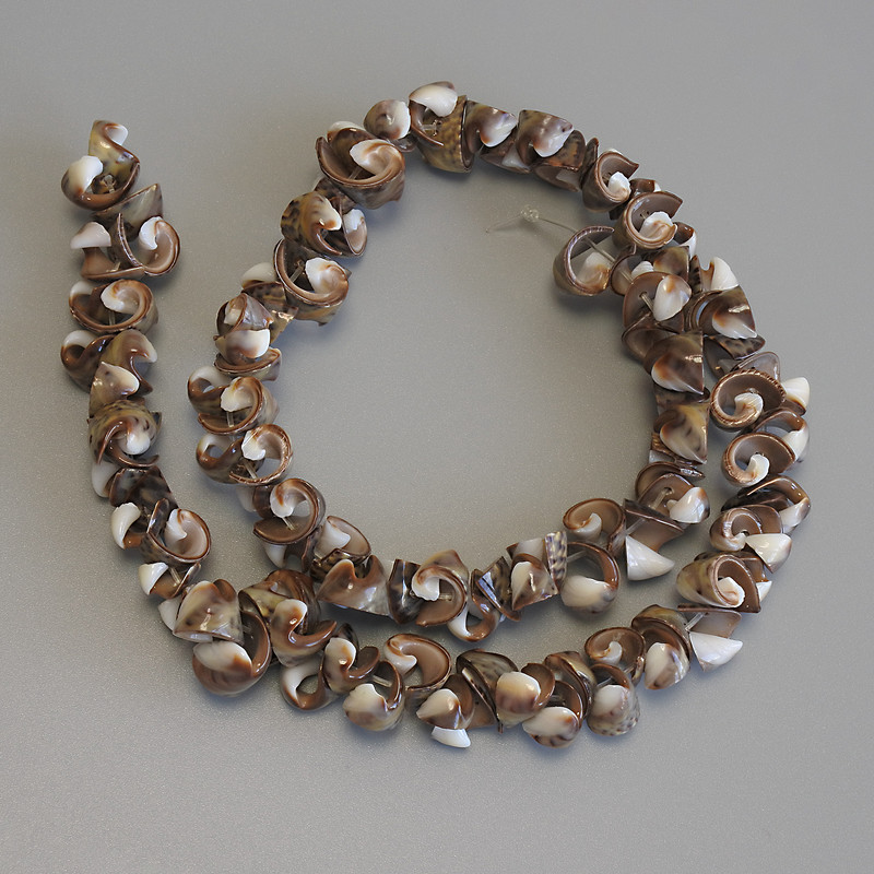 Mother-of-P pearl beads Spiral shell cut, diameter 8-11×6-8, 5mm±, length 35cm± on thread