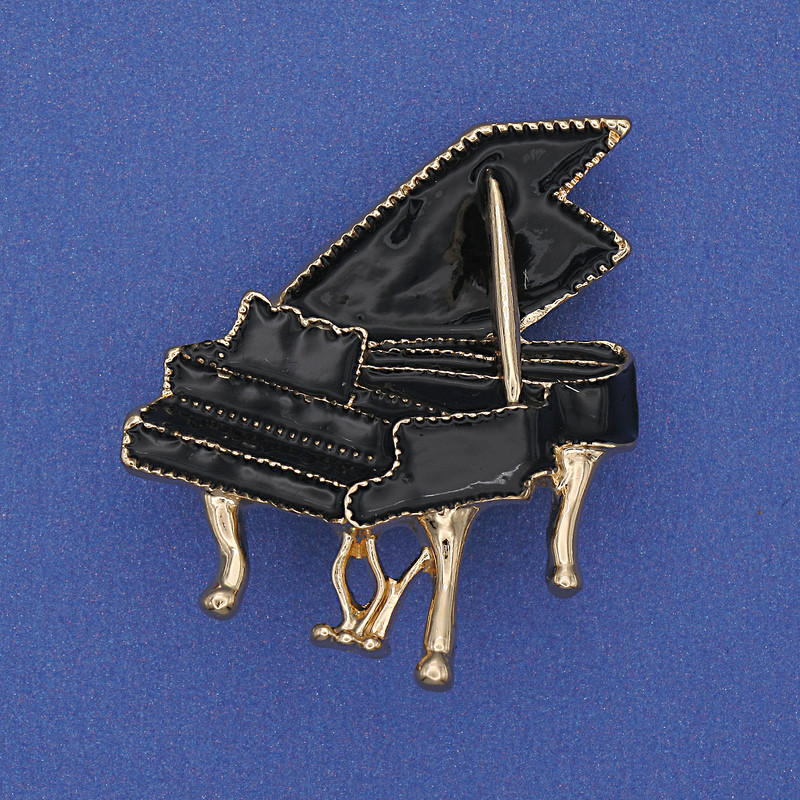 Brooch 'Royal' Black Enamel on Gold-Tone Metal 36x30mm+