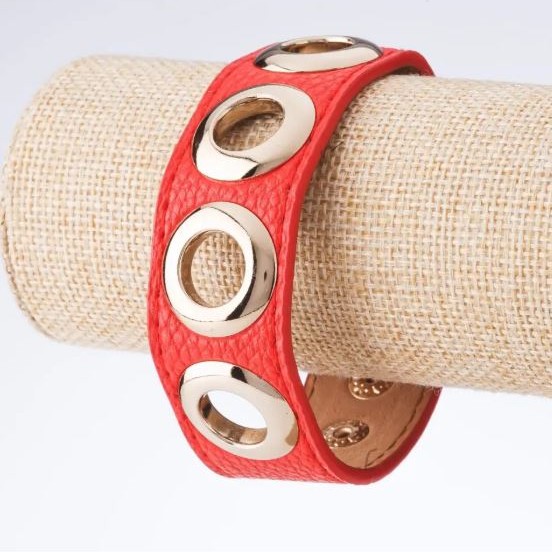 Tín Tin bracelet with gold-tone rivets, eco leather on snap, pink color, metal width 2.5 cm, length 18-23 cm