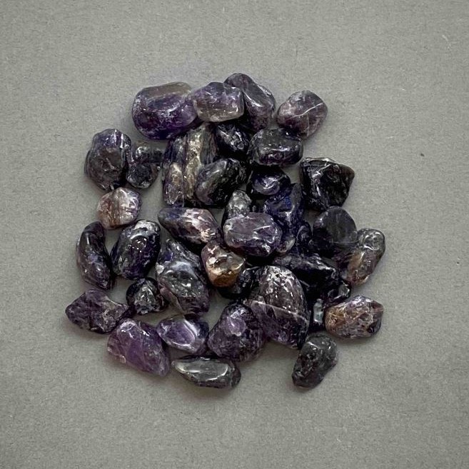 Amethyst Tumbled Stone without Hole 11-14×9-12 mm+- (per 100 g+-)