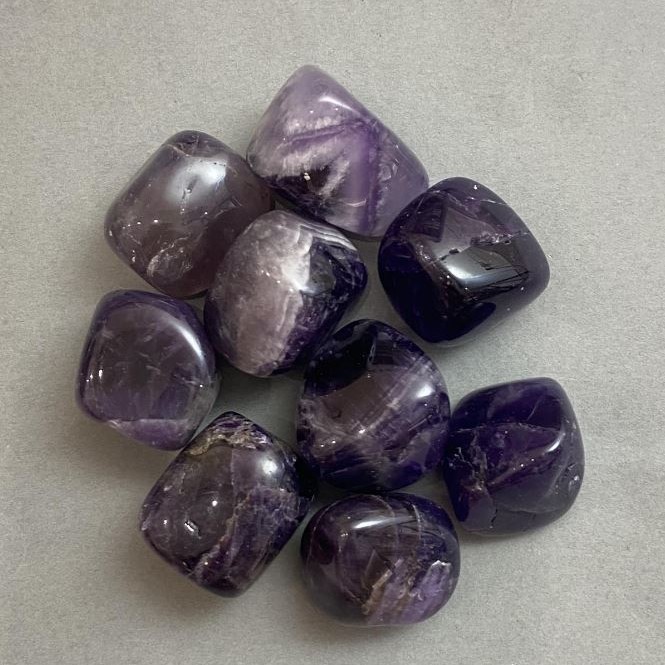 Amethyst Tumbled Natural Stone – 23-26×20-24×20 mm (~) packaged 100 g (price per 100 g)
