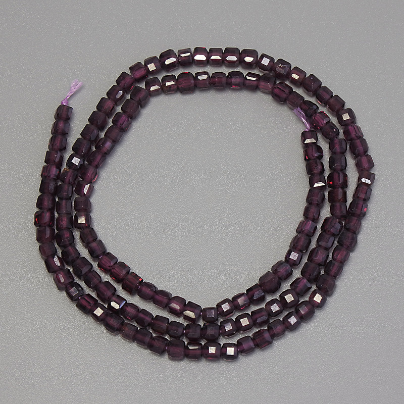 Garnet Beads, faceted cube shape, 3x3mm diameter, 40cm string on thread