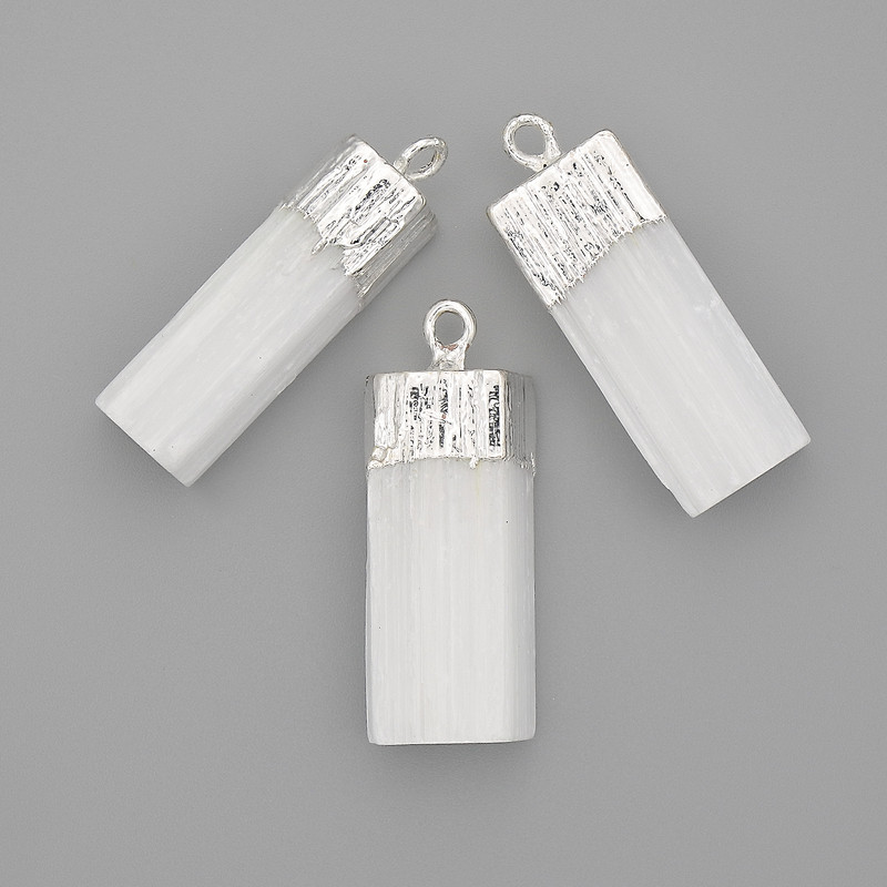 Pendant of Unpolished Selenite 30x12mm ±, length 33mm ±, silver metal