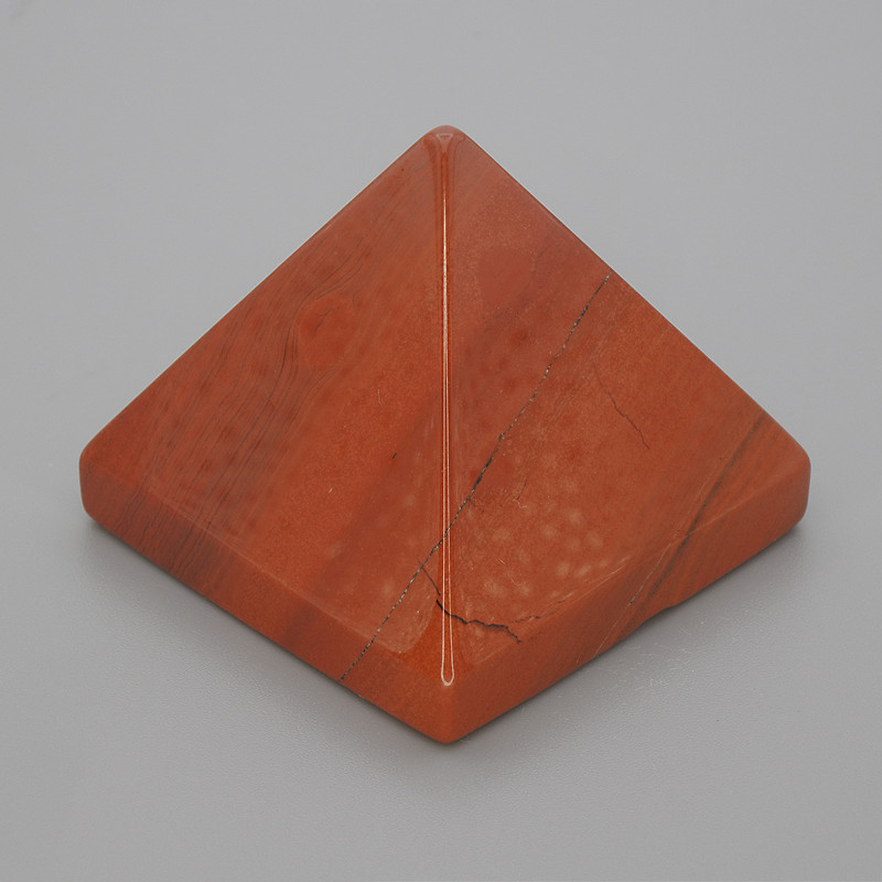 Red Jasper Pyramid, natural stone, 38×38 mm base, ~33 mm height