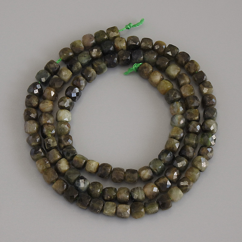 Green tourmaline beads, faceted cube shape, 4x4 mm, on a thread, 40 cm length