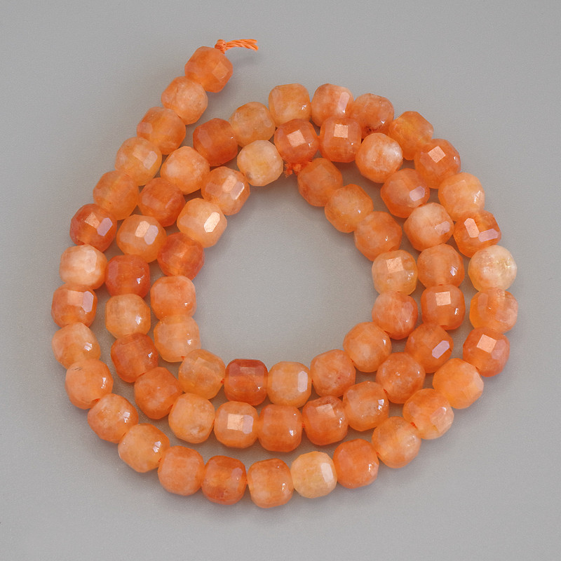 Jade Beads Makhan Cut Cube 6x6mm+- on Thread, 40cm+ Length