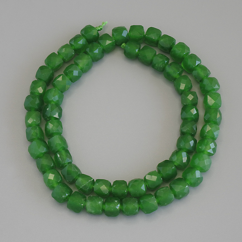 Chrysoprase Beads, Faceted Cube Shape, 6.5 mm diameter, on a thread, length 40 cm+