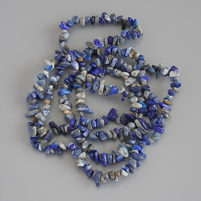 Sodalite Beads Chip, 5-7×2-4mm, 78 cm long on a beading wire