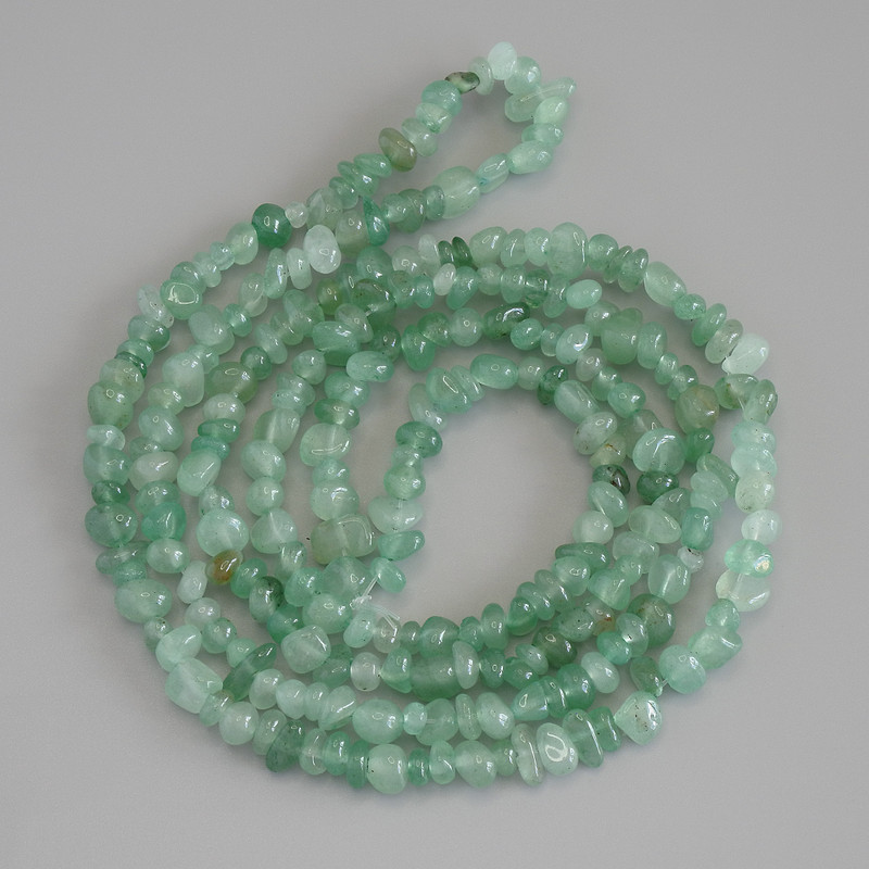 Jade Beads - Jade Chip, diameter 5-11×4 mm, length 80 cm on thread