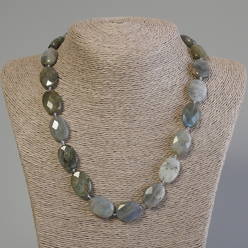 Labrodorite Beaded Necklace with Faceted Oval Stones, 20x15mm, ~50cm with clasp