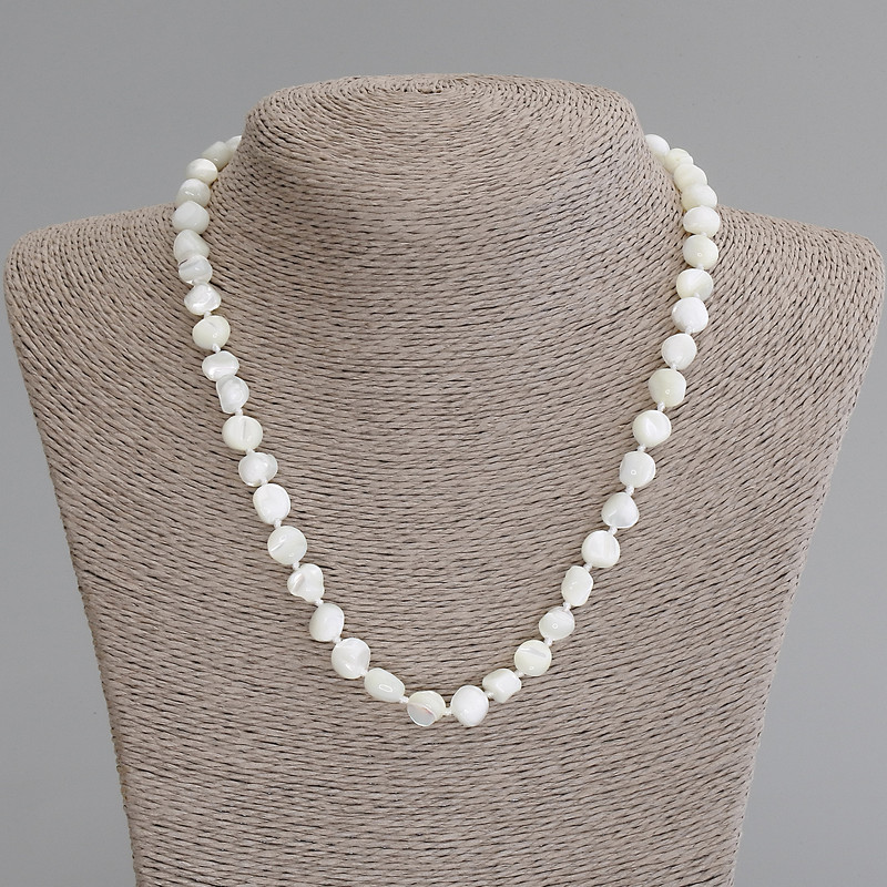 Necklace of Mother-of-P pearl, teardrop shape, diameter 8x8mm, length 45cm, with clasp