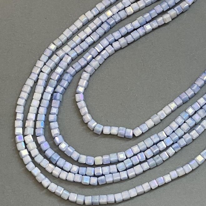 Beads Czech Crystal blue with petrol coating on a thread faceted cube, diameter 4x4mm + -, length 38cm +