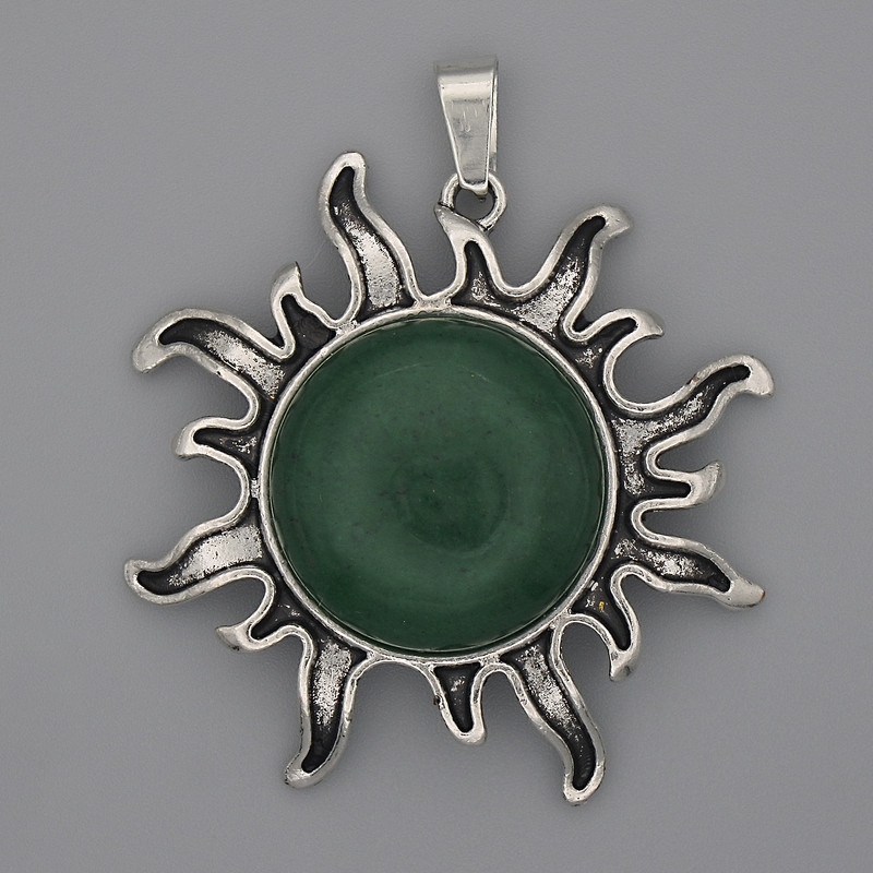 Sun Pendant Chrysoprase 39 mm +/-, length 46 mm +/-