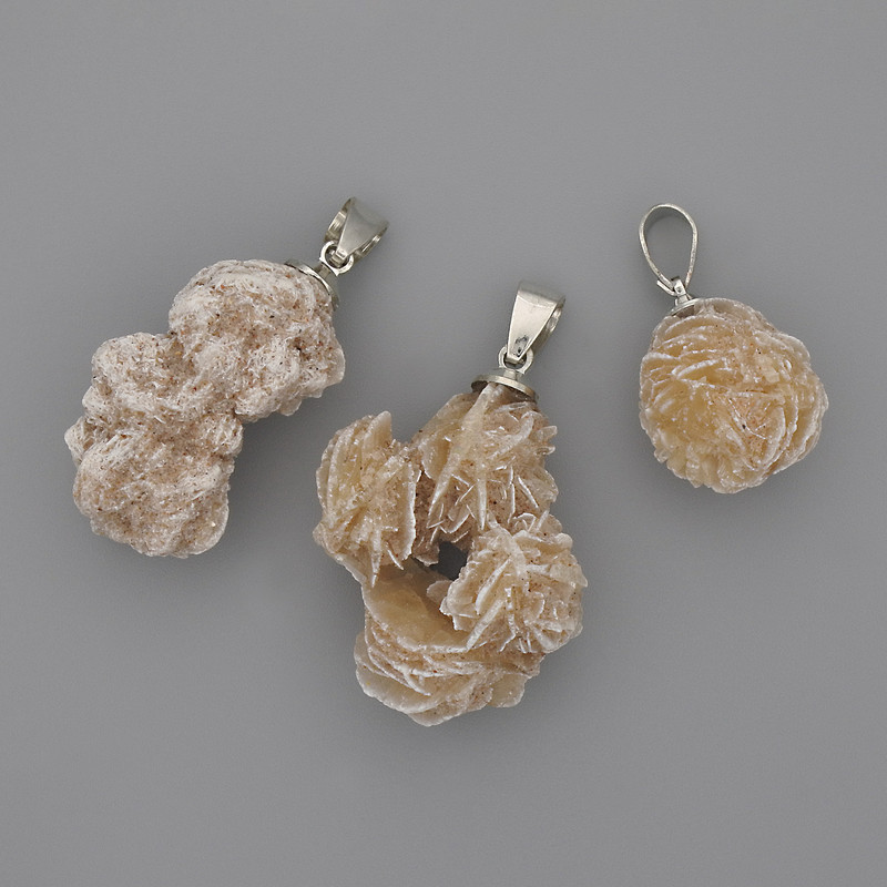 Pendant Desert Rose 18-27x14-18mm+-, length 25-38mm+- assorted sizes (per 1 piece)