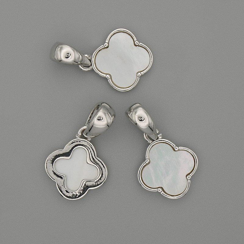 Pendant Mother-of-P Pearl Four-Leaf Clover 14×14 mm ±, length 24 mm ±, silver metal