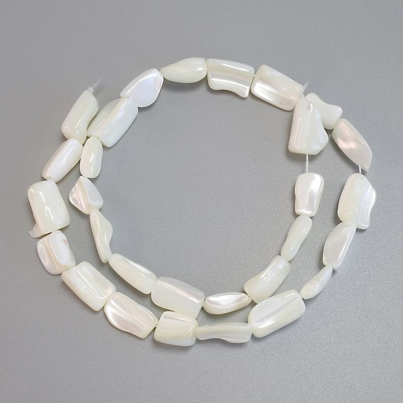 Mother-of-P pearl Droplet Beads, diameter 12-15×7-11mm ±, length 38cm ± on beading thread