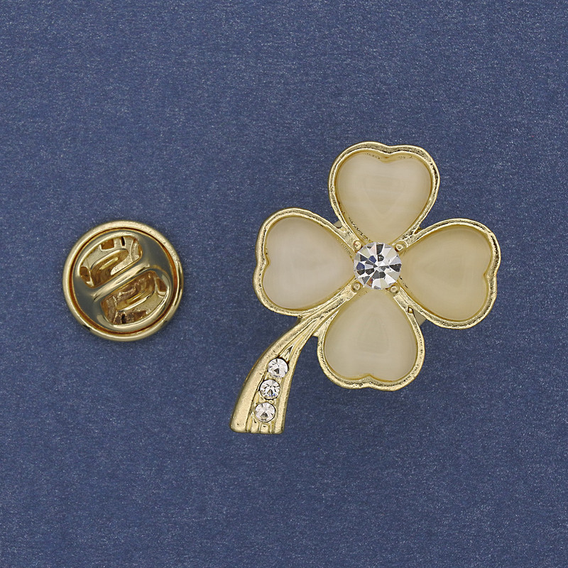 Shamrock Brooch with Cat's Eye Stone and Crystals in Gold-Tone Metal 19x30mm+