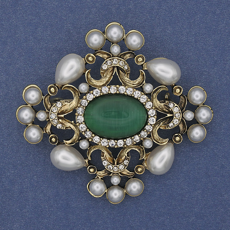 Brooch Pendant Accent Pearls Cat's Eye White Crystals Golden Metal 53x58mm+