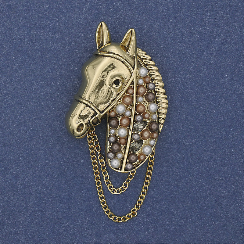 Brooch Horse Rhinestones Pearls Golden Chain 46x29mm+