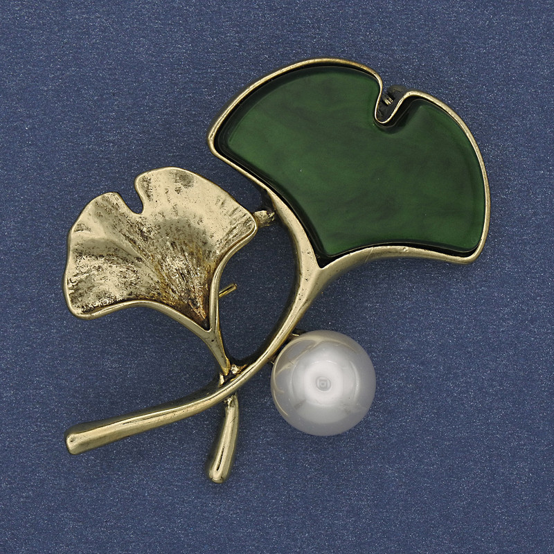 Brooch 'Branch' Green color Pearl in Golden Metal 48x38mm+