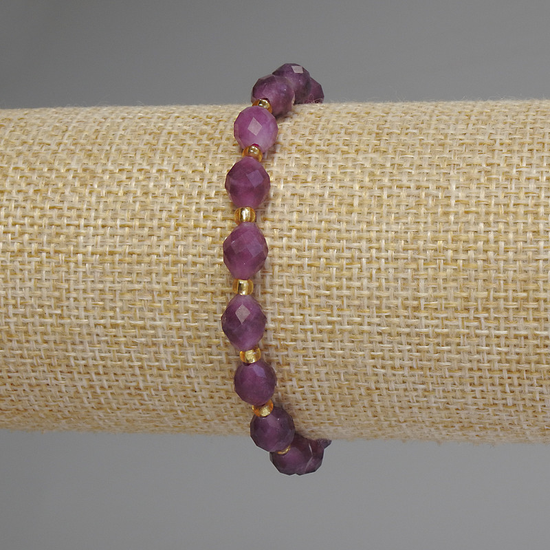 Tourmaline Bead Bracelet, faceted grain, 8x6.5 mm diamond cut, 5 mm+- beads, length 18 cm, stretch