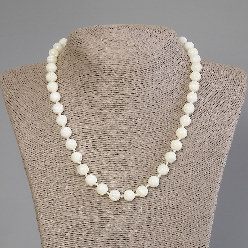 Mother-of-P pearl Necklace smooth bead, diameter 9mm±, length 50cm± with clasp