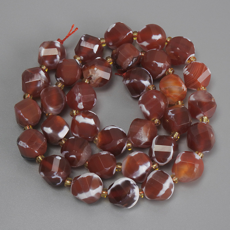 Faceted Agate Beads Diamond-shaped, 10x9mm±, 3mm± seed beads, 39cm± length on thread
