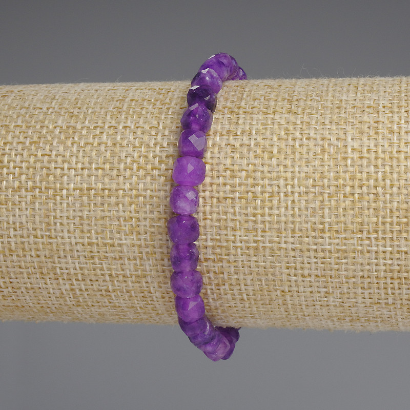 Sugilite Beaded Cube Bracelet, 5×5 mm per cube, stretchy 18 cm length