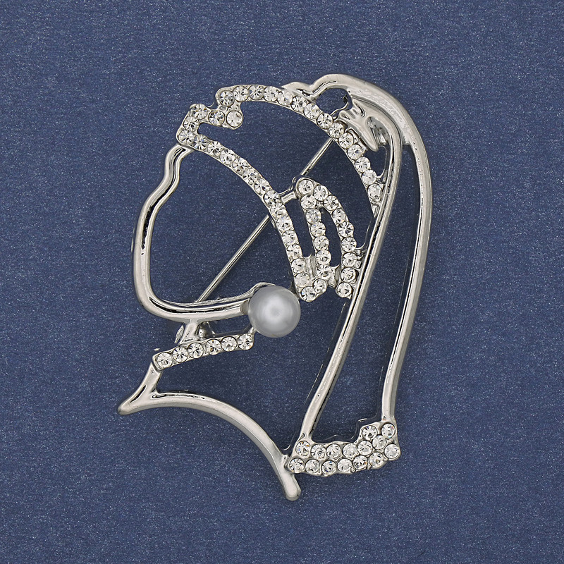 Brooch 'Girl with Pearl Earrings' White Rhinestones Silver Metal 39x29mm+