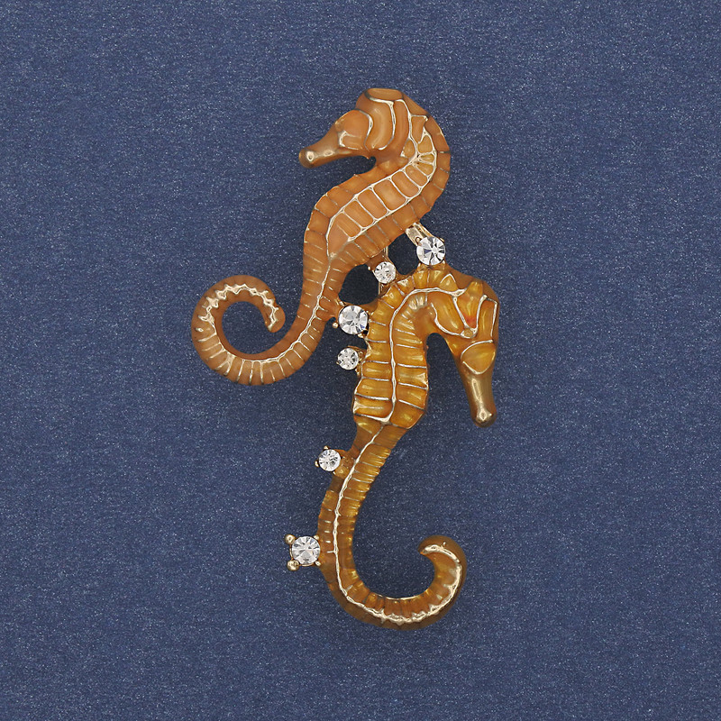 Brooch Sea Turtle Beige Enamel White Crystals Gold-Tone Metal 22x41mm+