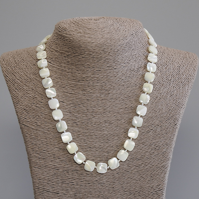 Mother-of-P Pearl Square Necklace, 10x10 mm diameter ±, length 50 mm ± with clasp
