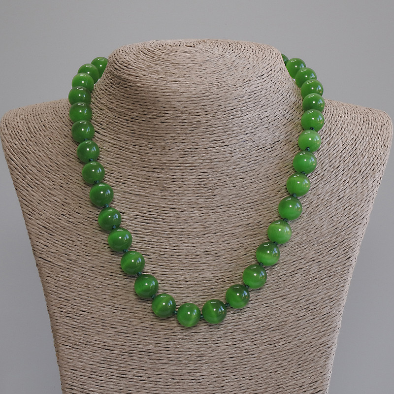 Necklace Green Cat's Eye Smooth Beads, 12mm diameter ±, length 50cm ± with clasp