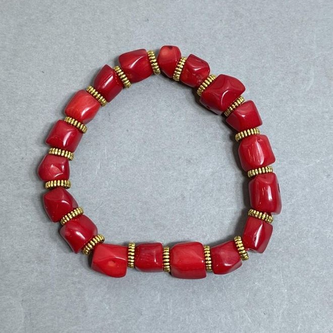 Bracelet Coral Cut 8-9×7-11mm+-with metal inserts, length 18mm+- stretch