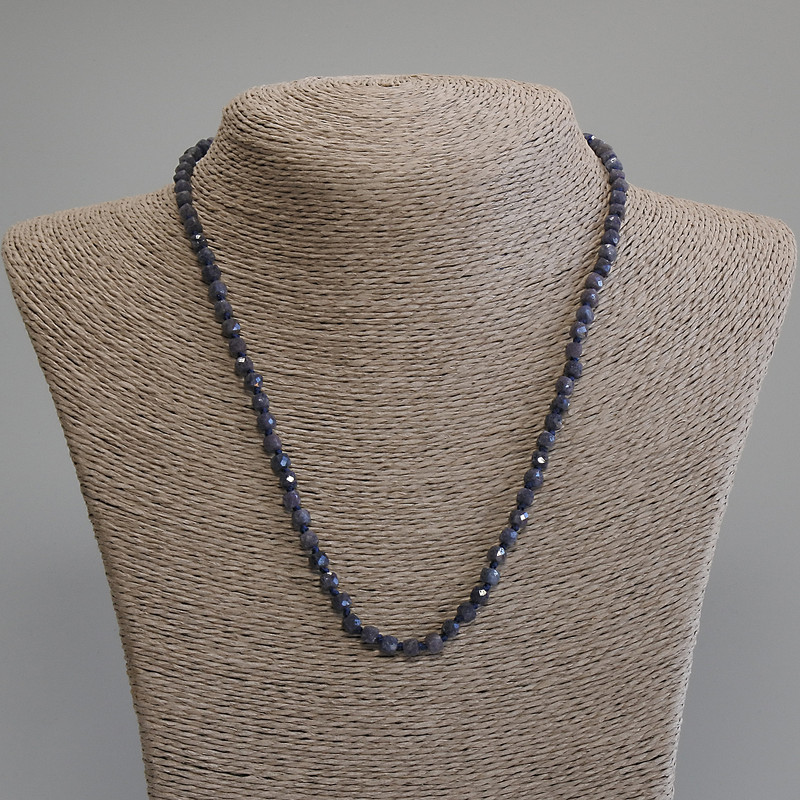 Sapphire Beads Faceted Cube, 4x4mm, diameter 4x4mm +-, length 50cm +- with clasp
