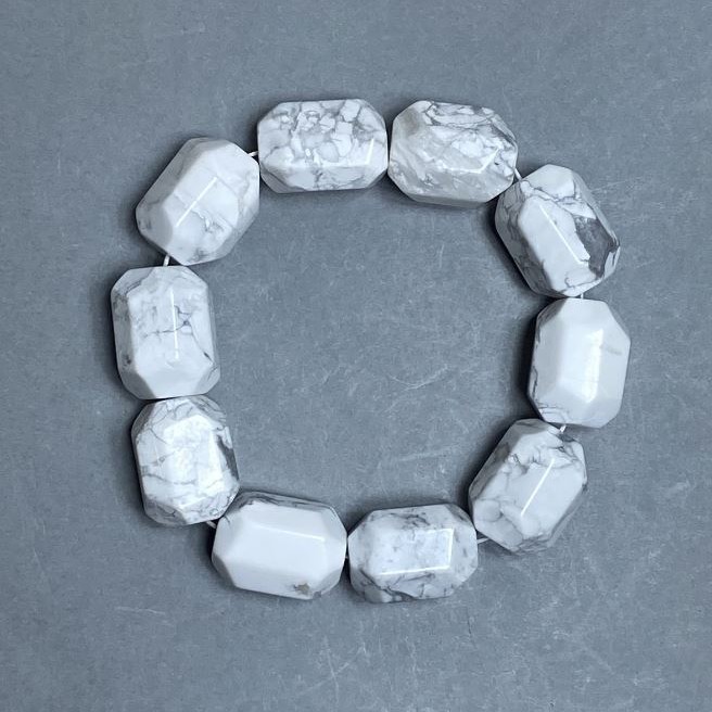 Howlite Bead Bracelet, Faceted Round Beads, 20x15mm, Stretch, 18cm